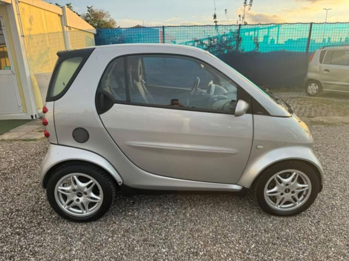 smart Fortwo 800 40 kW coupé passion cdi (4)