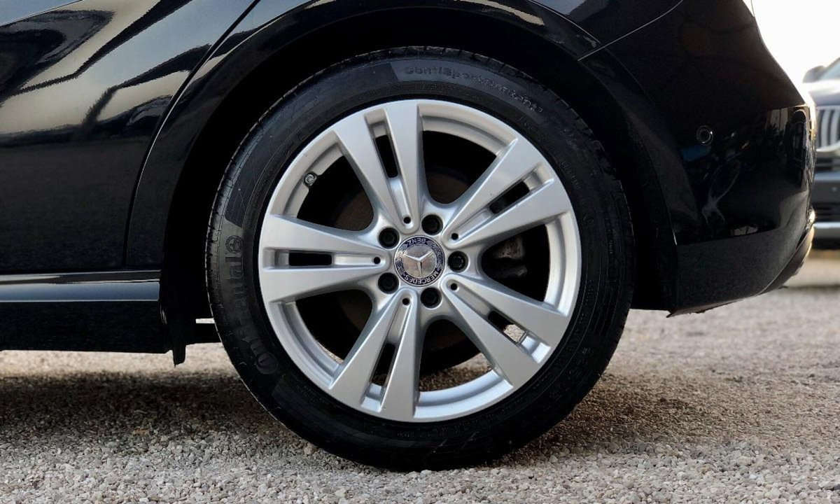 Mercedes-Benz Classe A 180 d Sport (10)
