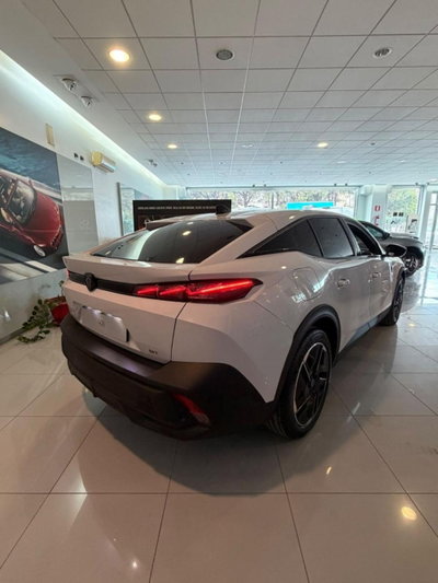 Peugeot 408 58,2 kWh GT (4)