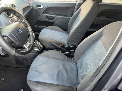 Ford Fiesta 1.4 TDCi 5p. Ambiente (10)