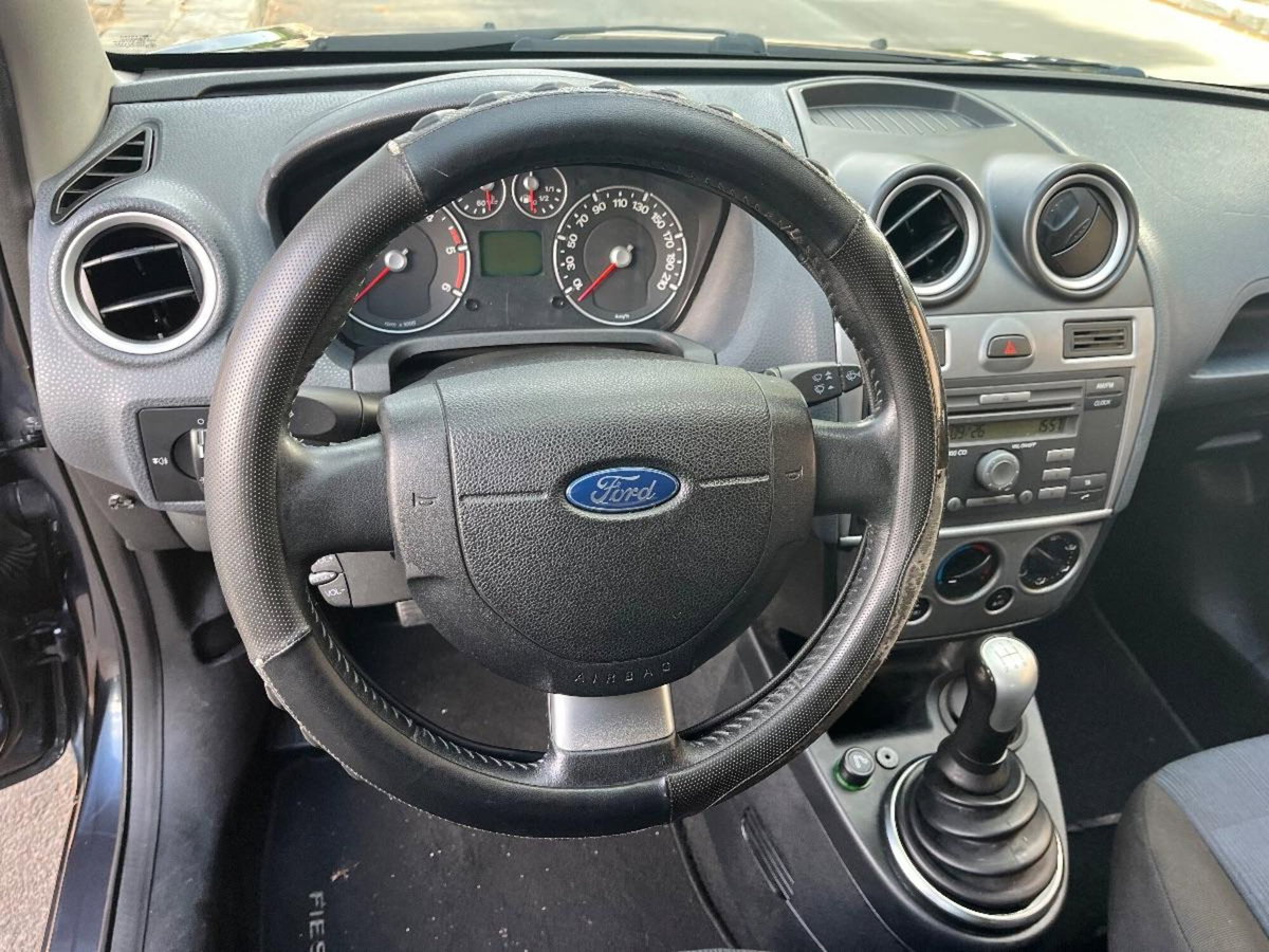 Ford Fiesta 1.4 TDCi 5p. Ambiente (11)