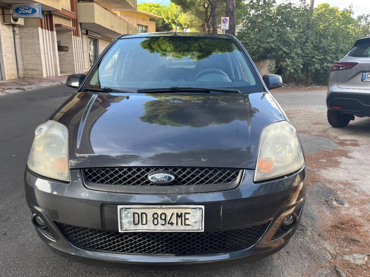 Ford Fiesta 1.4 TDCi 5p. Ambiente (2)