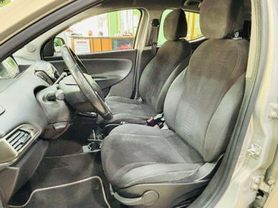 Lancia Ypsilon 0.9 TwinAir 85 CV 5 porte Metano Ecochic Elefantino (11)