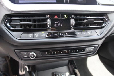 BMW Serie 1 118i Msport Exterior 136cv auto (19)