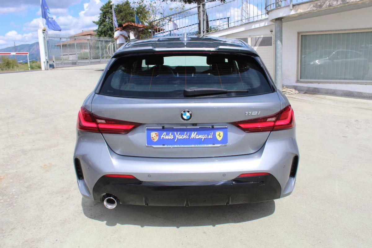 BMW Serie 1 118i Msport Exterior 136cv auto (6)