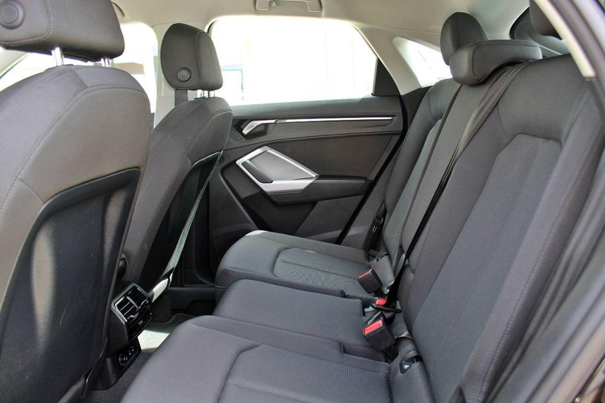 Audi Q3 Sportback 35 TDI quattro S tronic Business Plus (19)
