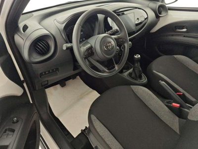 Toyota Aygo X 1.0 Active 72cv (10)