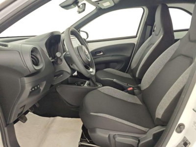 Toyota Aygo X 1.0 Active 72cv (12)