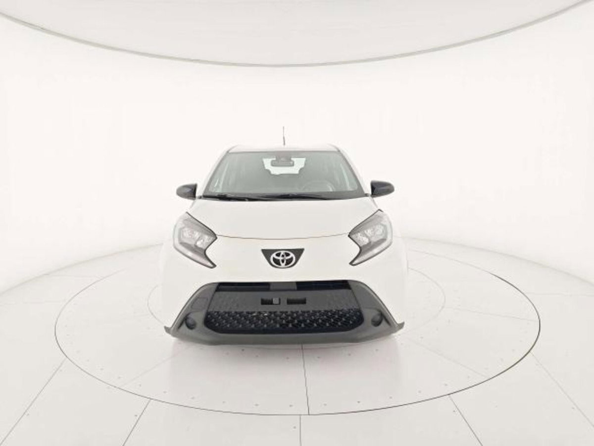 Toyota Aygo X 1.0 Active 72cv (2)