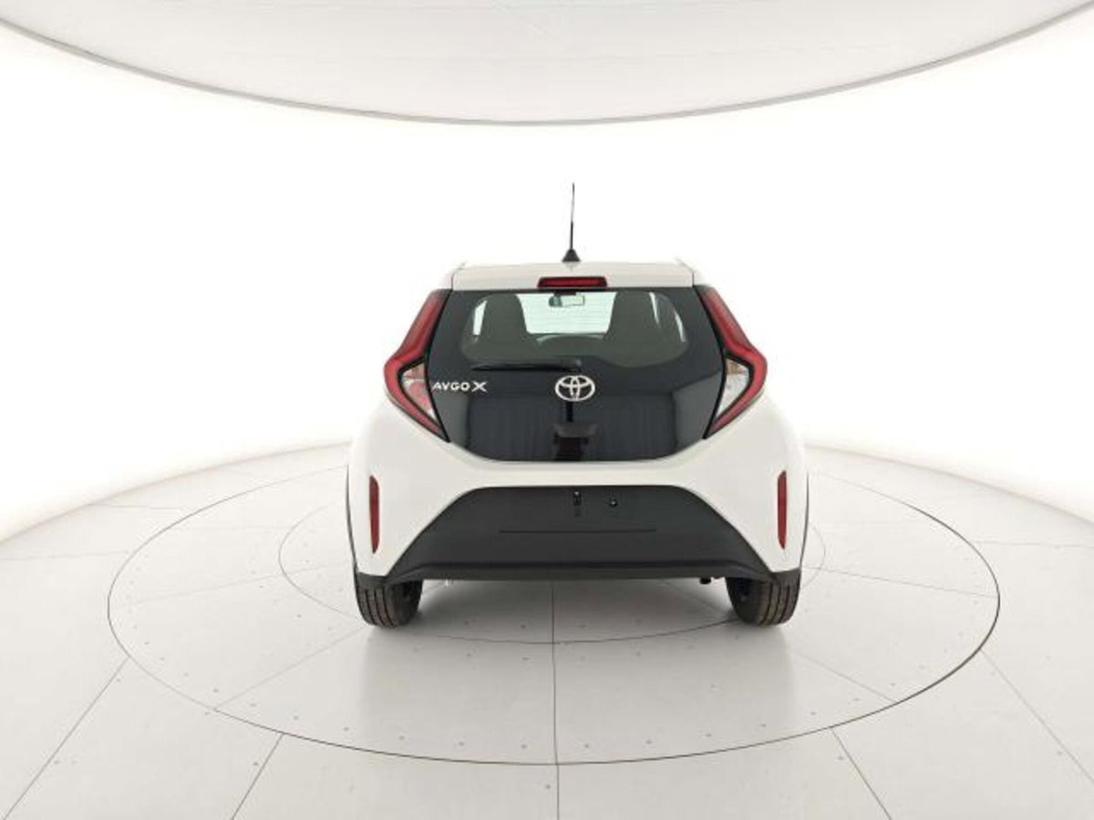 Toyota Aygo X 1.0 Active 72cv (4)