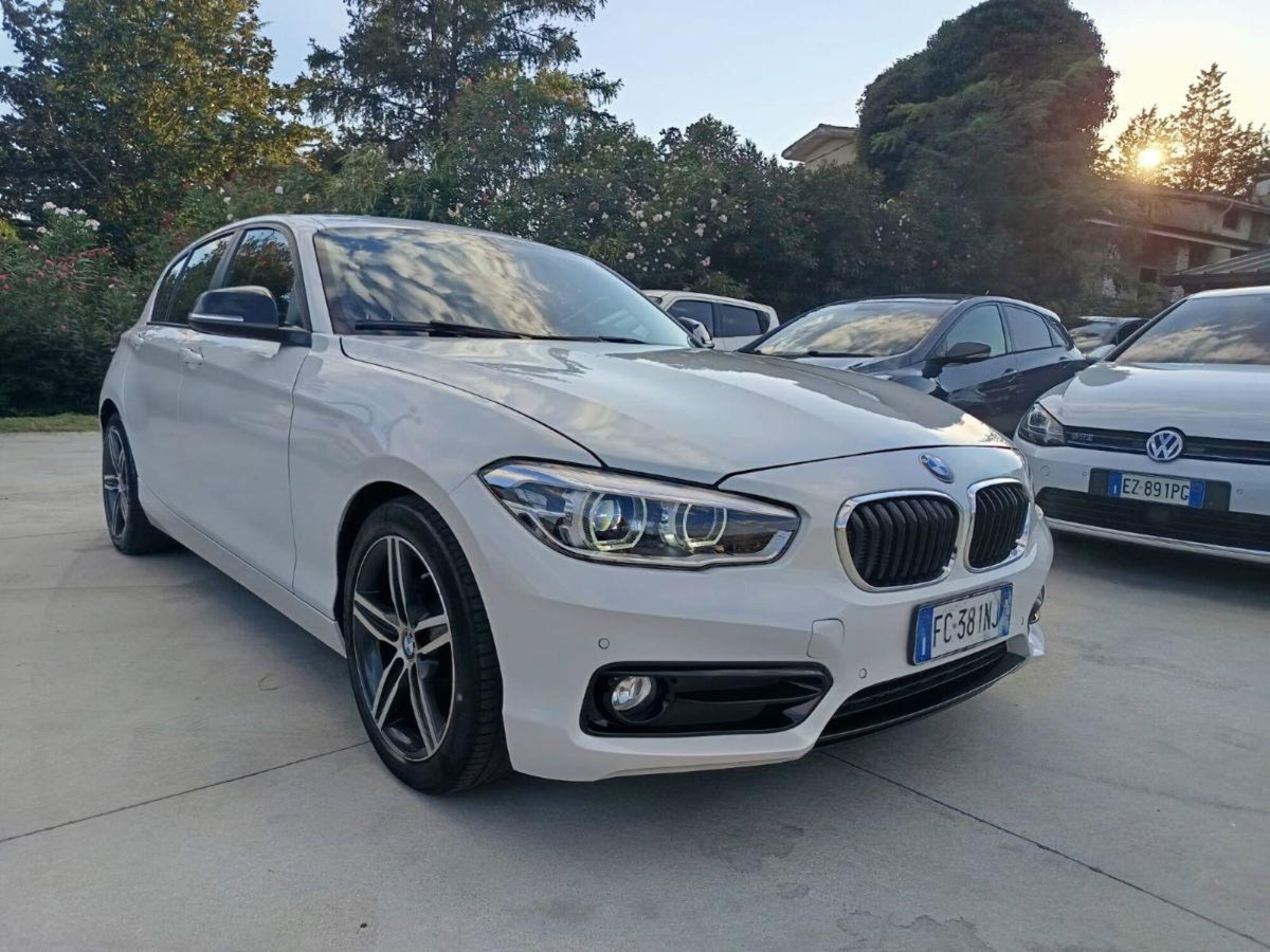 BMW Serie 1 5p. 116d 5p. Msport (5)