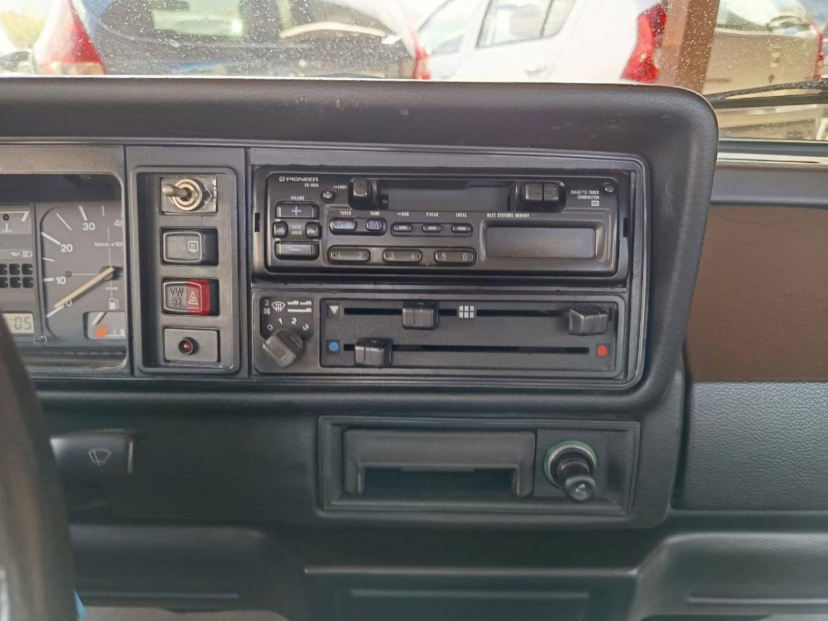 Volkswagen Golf 1300 5 porte GL (12)