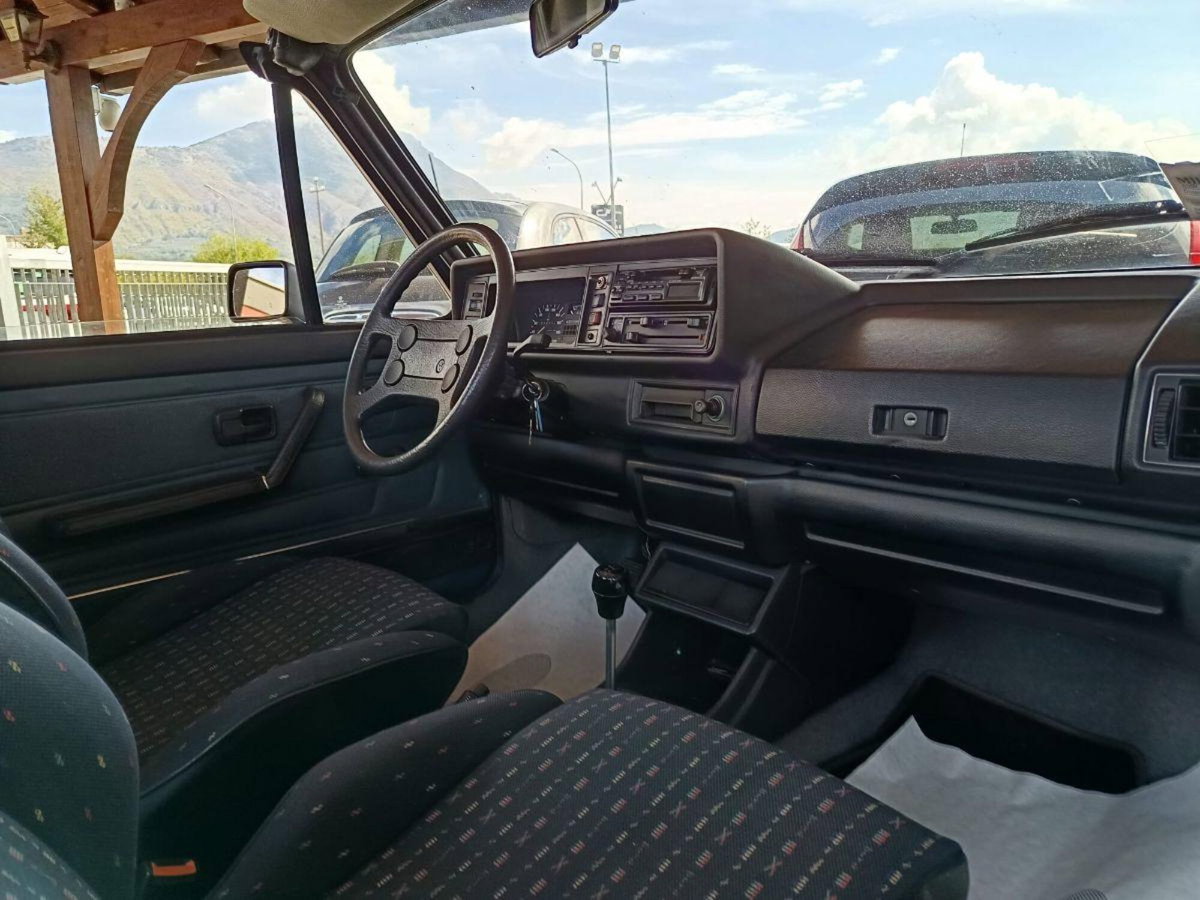 Volkswagen Golf 1300 5 porte GL (18)