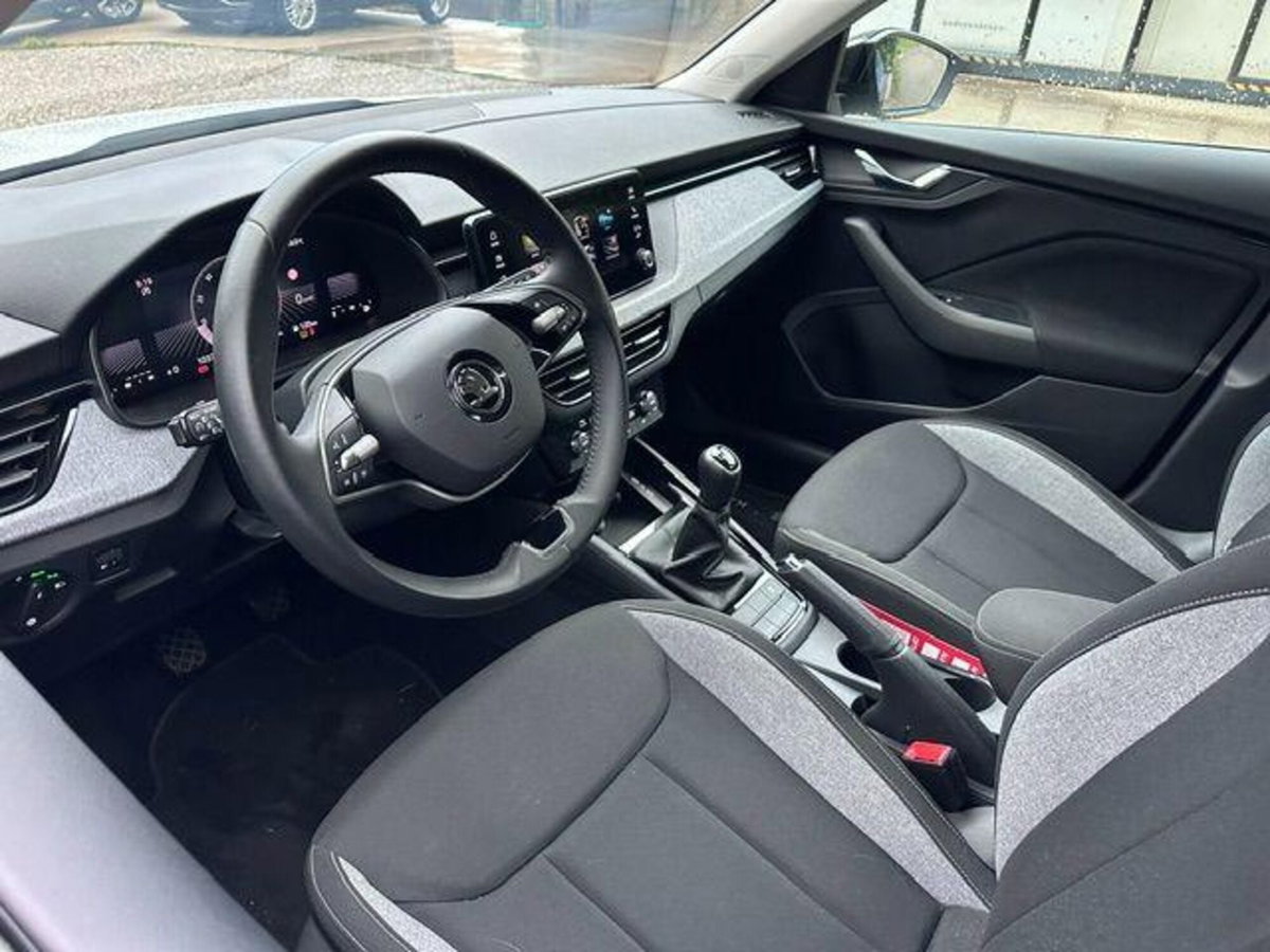 Skoda Kamiq 1.0 tsi Black Dots 95cv (5)