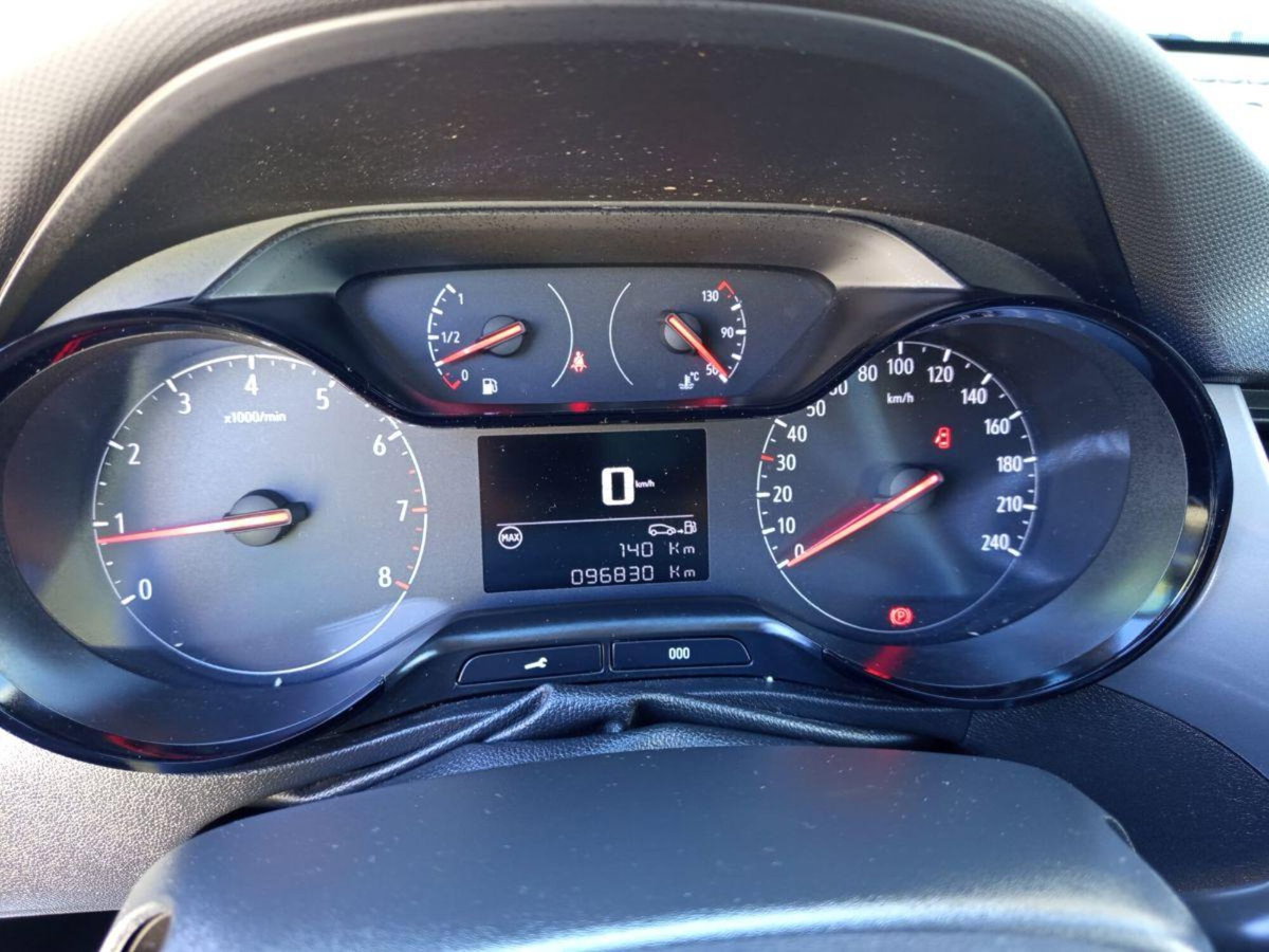 Opel Crossland X 1.6 ECOTEC D 8V Start&Stop Innovation (16)