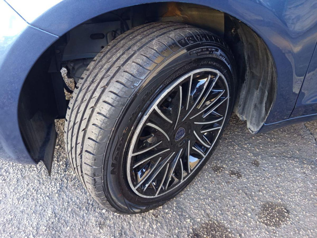 Lancia Ypsilon 1.0 FireFly 5 porte S&S Hybrid Silver Plus (10)