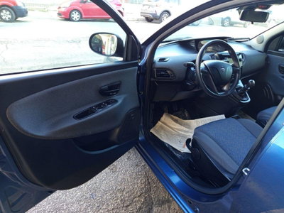 Lancia Ypsilon 1.0 FireFly 5 porte S&S Hybrid Silver Plus (11)