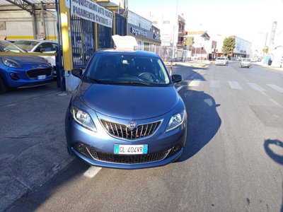 Lancia Ypsilon 1.0 FireFly 5 porte S&S Hybrid Silver Plus (2)