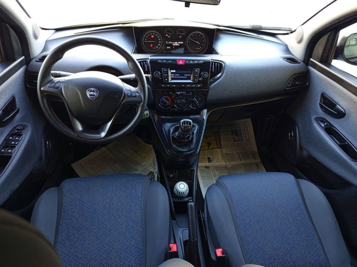 Lancia Ypsilon 1.0 FireFly 5 porte S&S Hybrid Silver Plus (20)
