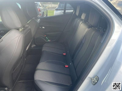 Peugeot 2008 1.2 hybrid GT 145cv e-dcs6 (8)