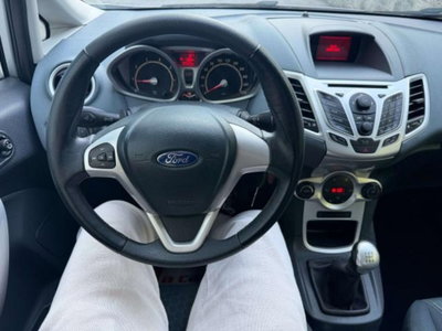 Ford Fiesta 1.2 82CV 3 porte Titanium (13)