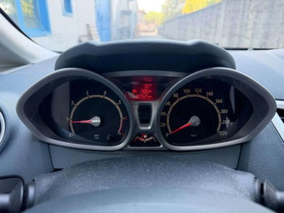 Ford Fiesta 1.2 82CV 3 porte Titanium (15)