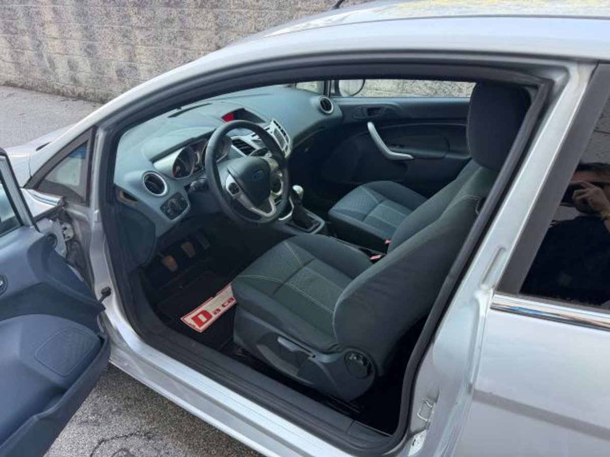 Ford Fiesta 1.2 82CV 3 porte Titanium (3)