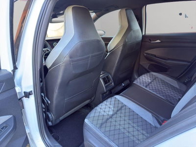 Volkswagen Golf 2.0 TDI 150 CV DSG SCR R-Line (13)