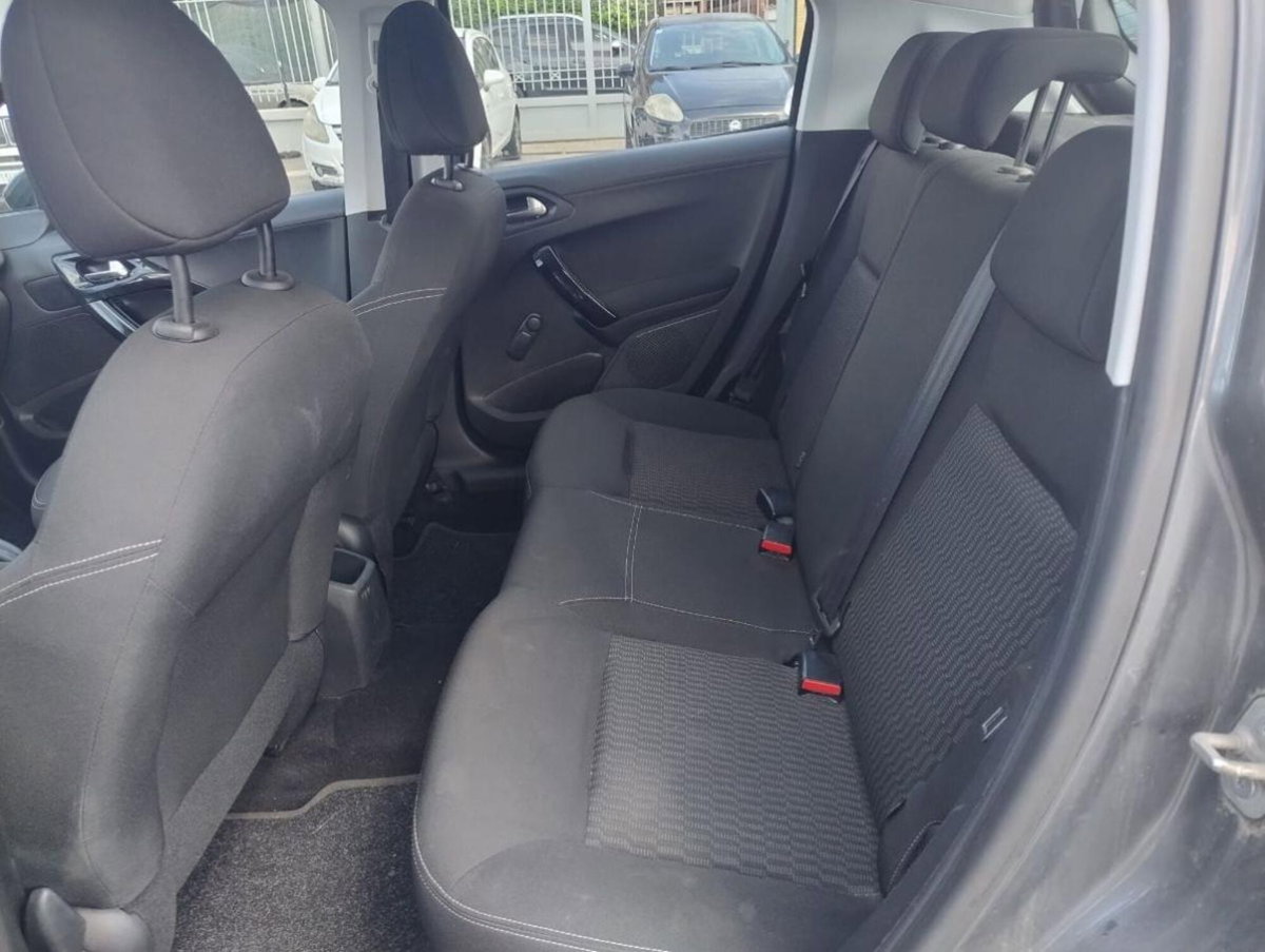 Peugeot 208 82 5 porte Active (10)
