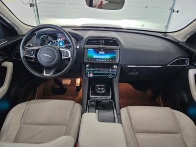 Jaguar F-Pace 2.0 D 180 CV AWD Prestige (7)