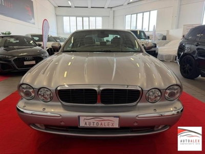 Jaguar XJ8 3.5 V8 cat (2)