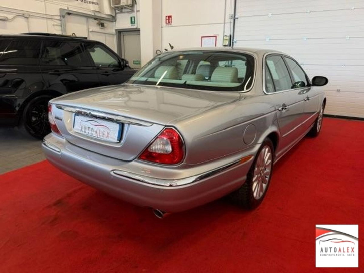 Jaguar XJ8 3.5 V8 cat (4)