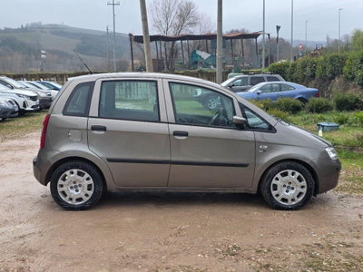 Fiat Idea 1.2 16V BlackLabel (7)