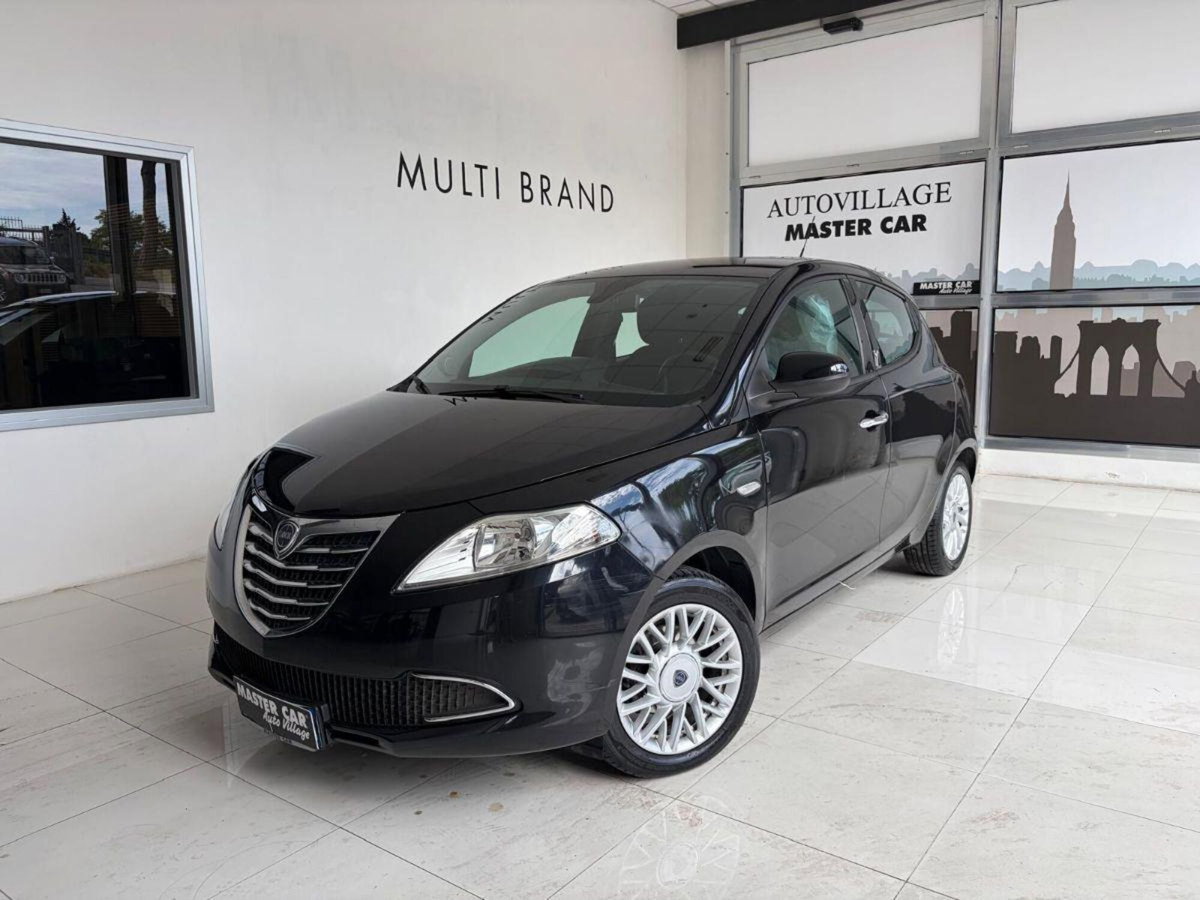 Lancia Ypsilon 1.2 69 CV 5 porte GPL Gold Plus