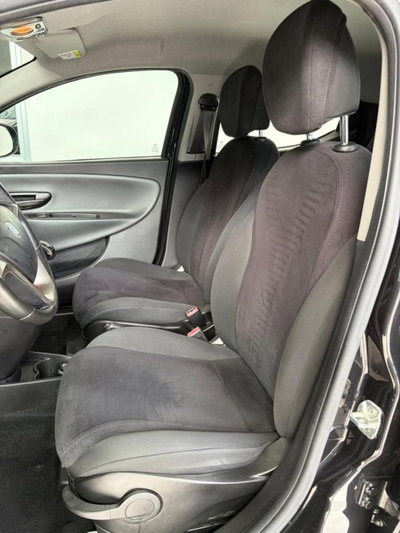 Lancia Ypsilon 1.2 69 CV 5 porte GPL Gold Plus (10)