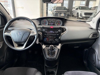 Lancia Ypsilon 1.2 69 CV 5 porte GPL Gold Plus (11)