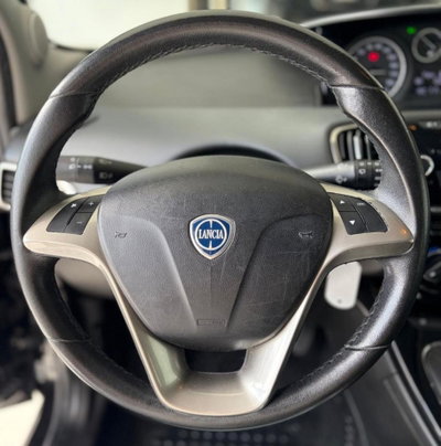 Lancia Ypsilon 1.2 69 CV 5 porte GPL Gold Plus (12)