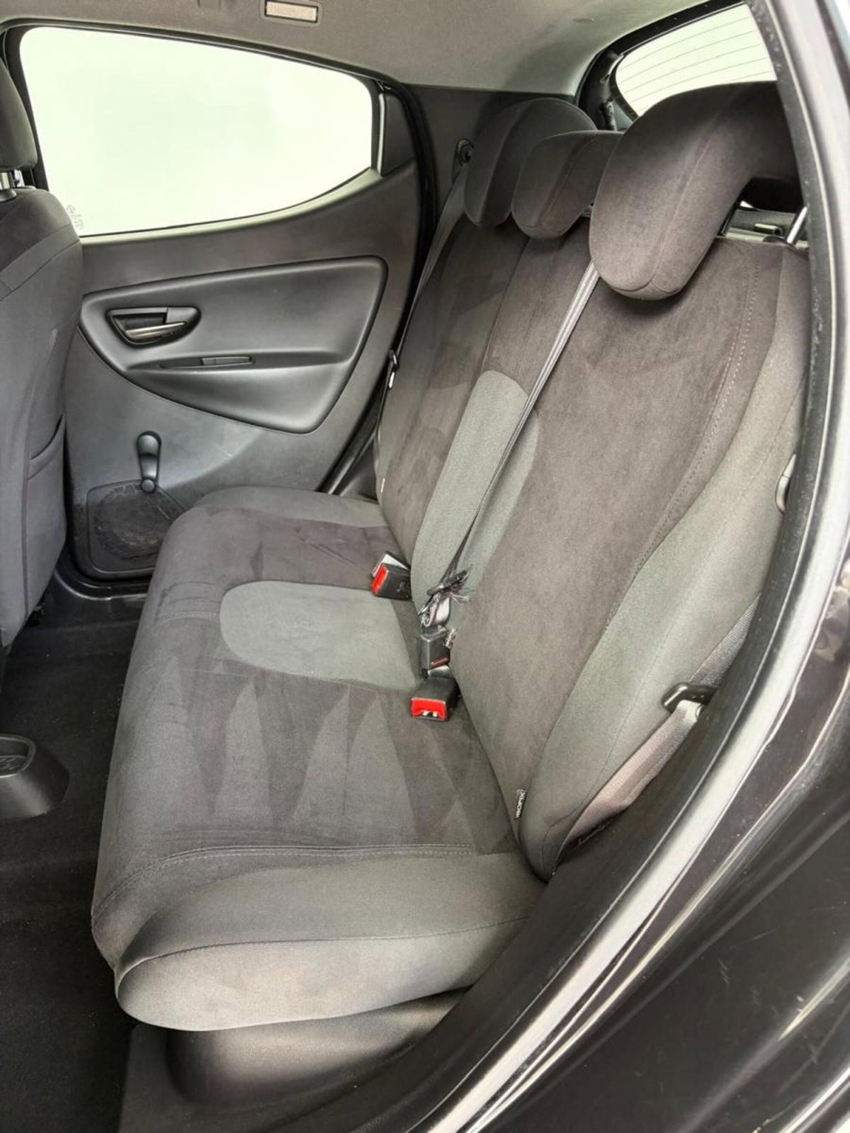 Lancia Ypsilon 1.2 69 CV 5 porte GPL Gold Plus (14)