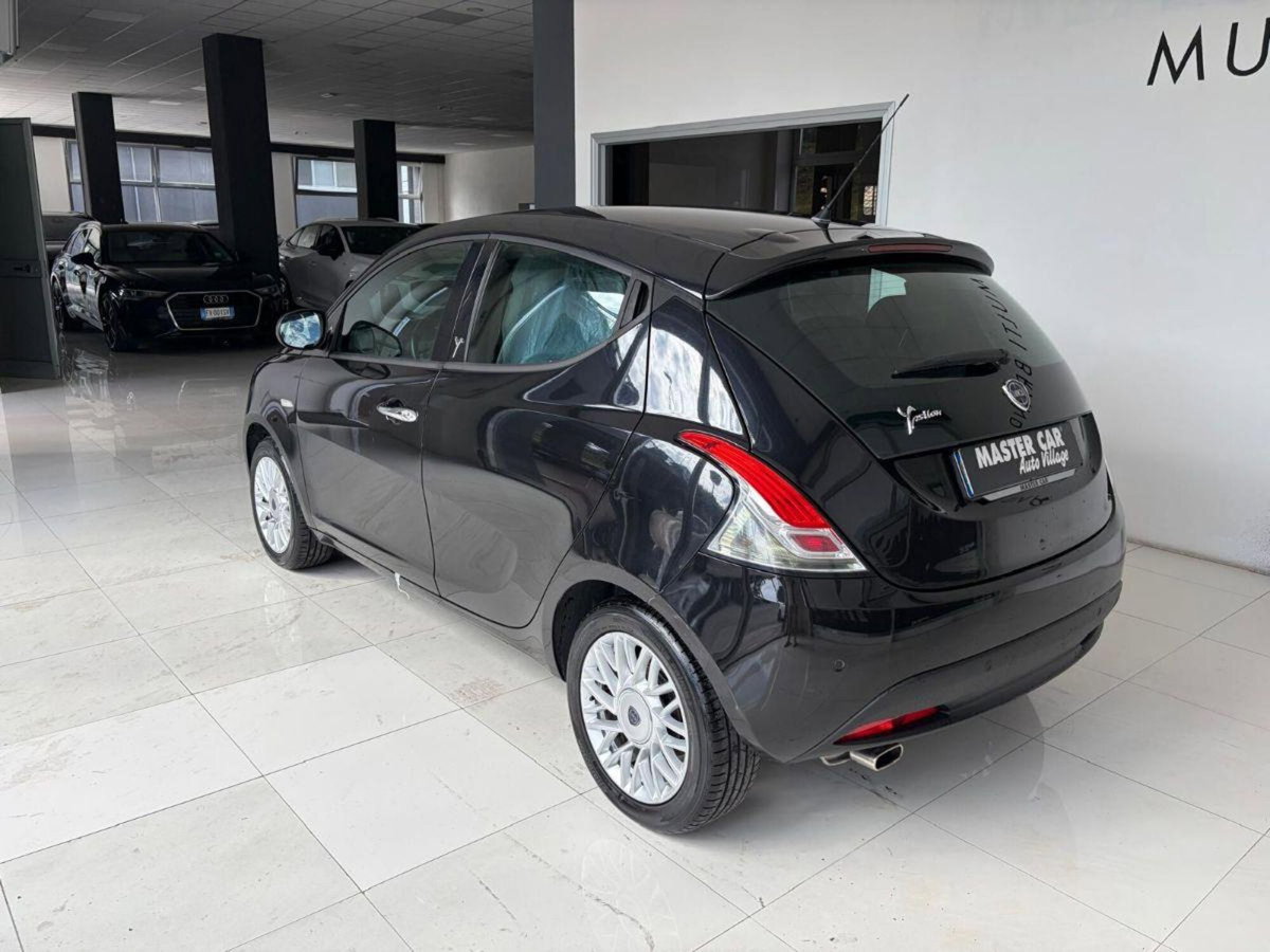 Lancia Ypsilon 1.2 69 CV 5 porte GPL Gold Plus (2)