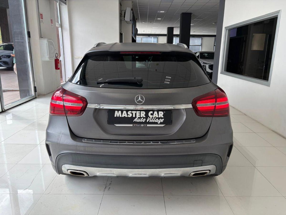 Mercedes-Benz GLA SUV 200 Automatic Premium (6)