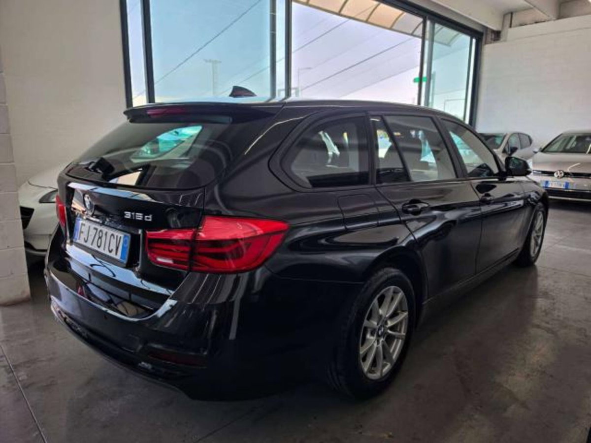 BMW Serie 3 Touring 318d  Business Advantage (6)
