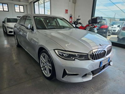 BMW Serie 3 330i Luxury usata