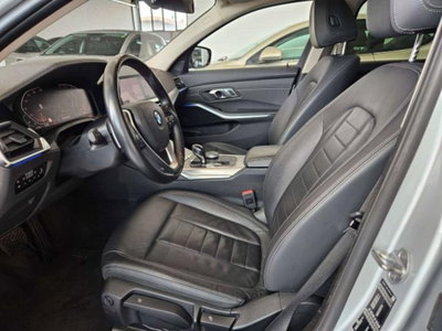 BMW Serie 3 330i Luxury (7)