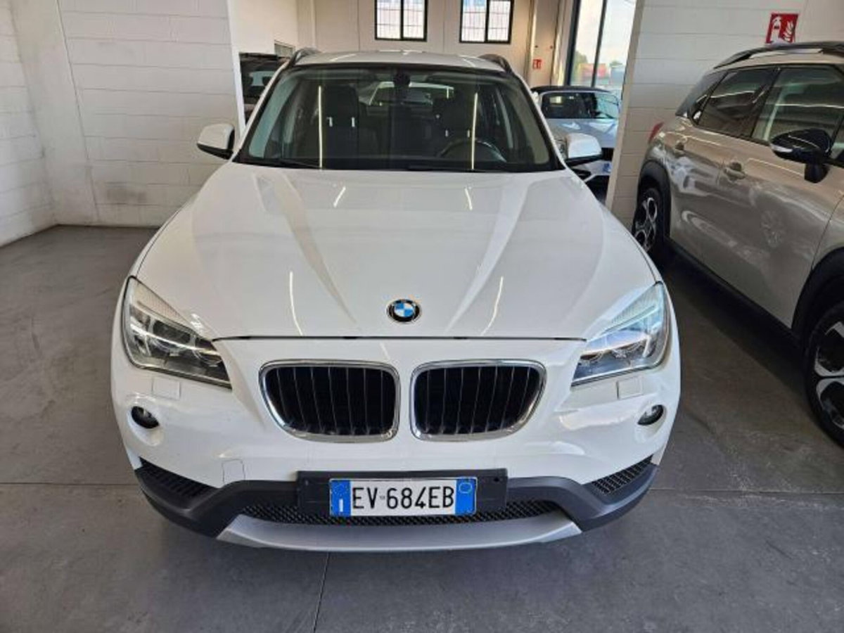 BMW X1 sDrive16d Sport Line (2)