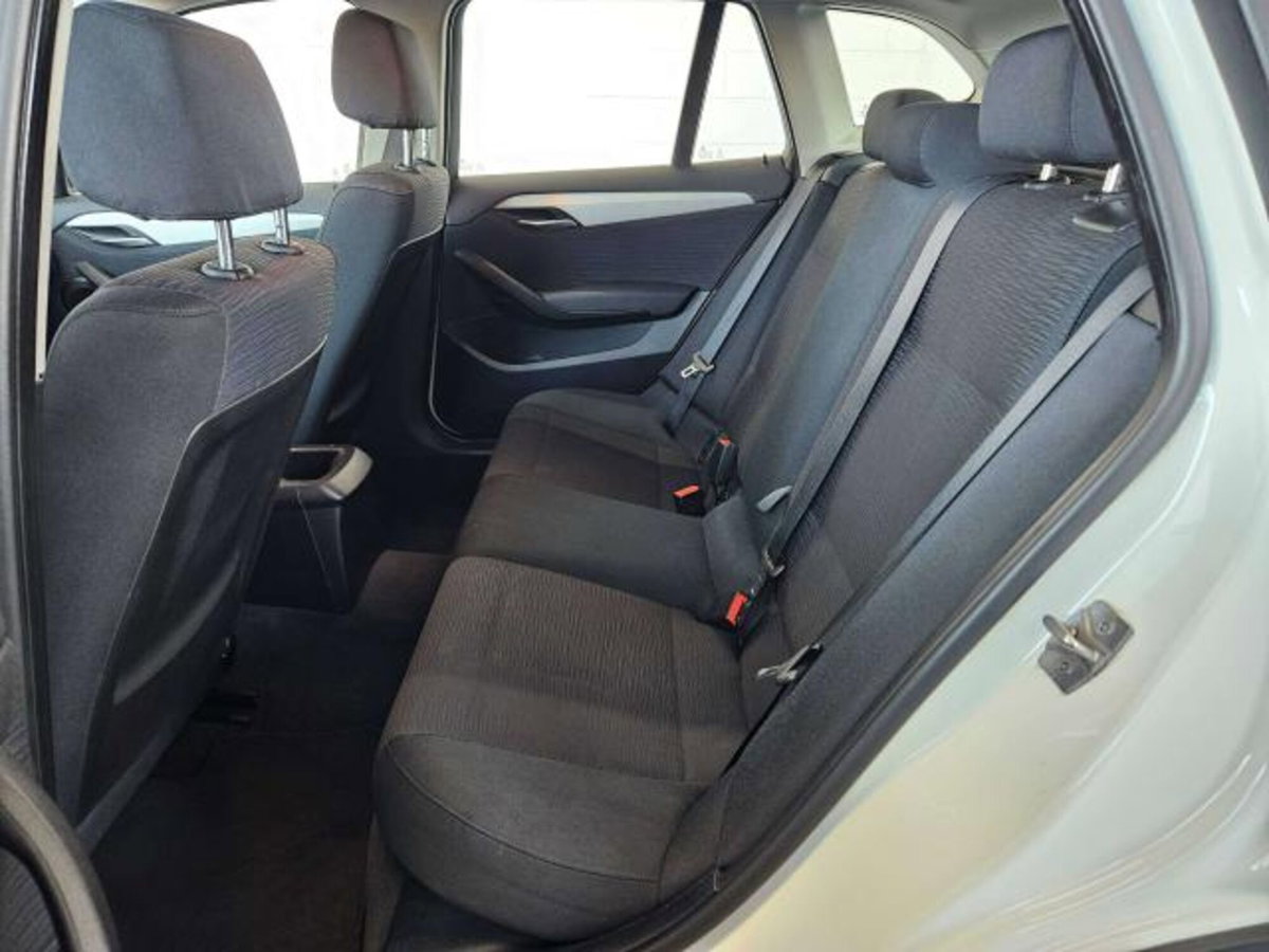 BMW X1 sDrive16d Sport Line (9)