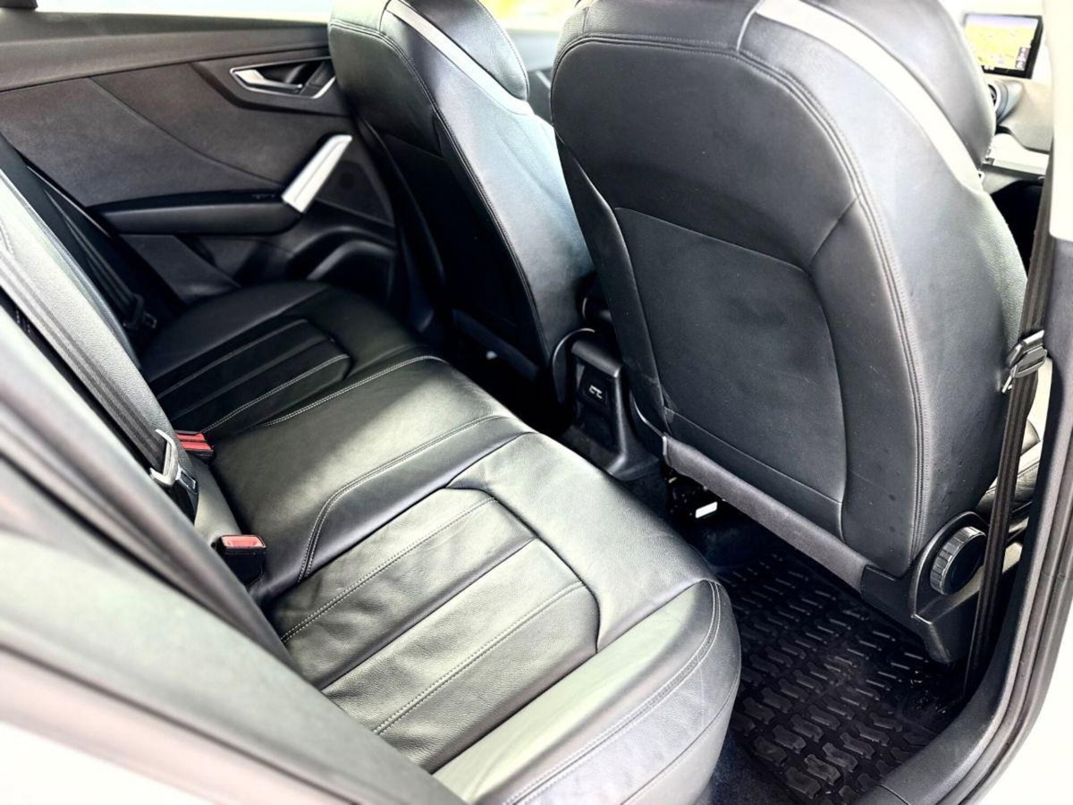 Audi Q2 Q2 1.6 TDI S tronic Sport (19)