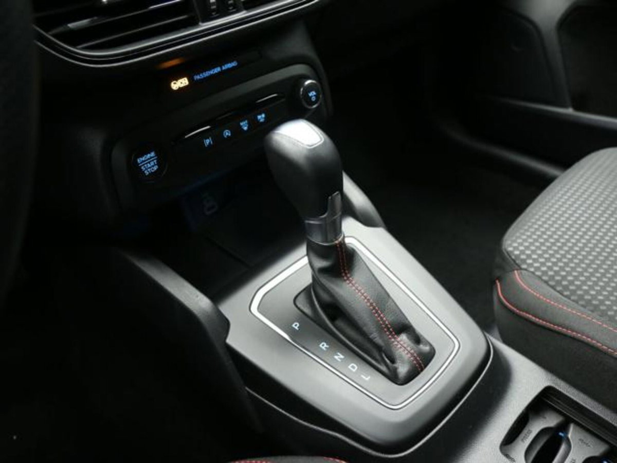 Ford Focus Station Wagon 1.0 EcoBoost Hybrid 155 CV SW ST-Line (13)