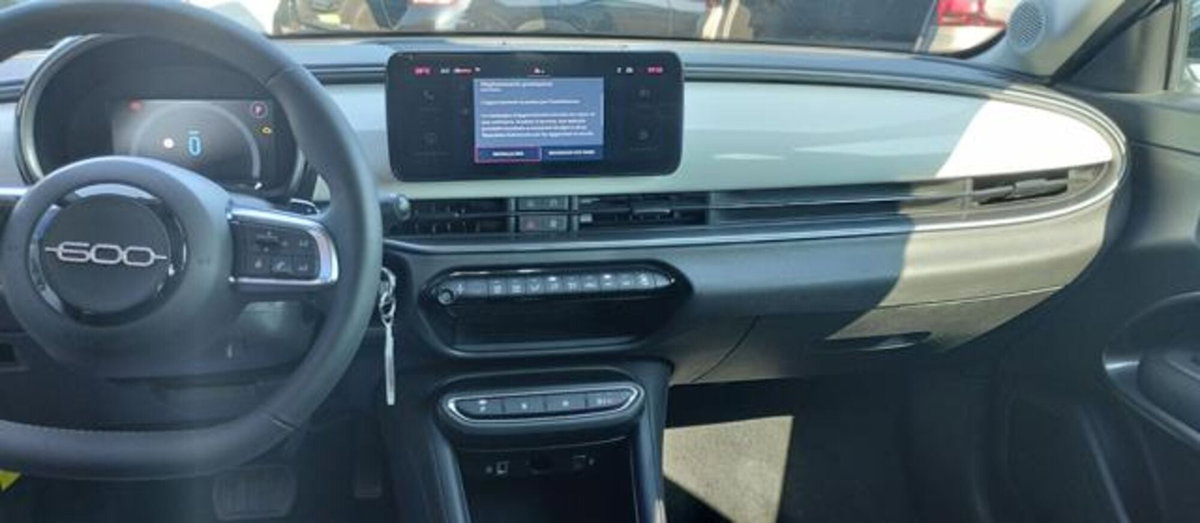 Fiat 600 1.2 hybrid 145cv auto (11)