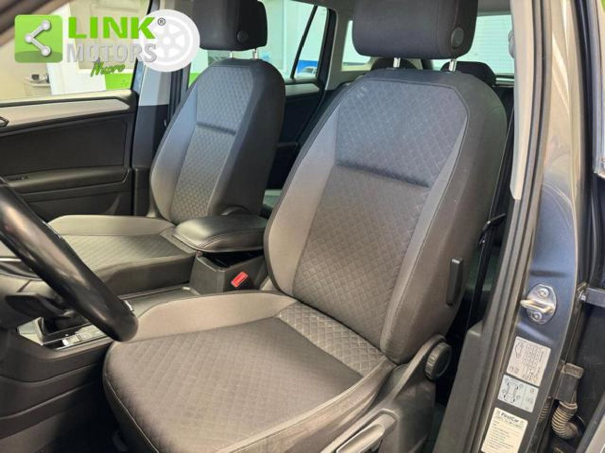 Volkswagen Tiguan Allspace 2.0 tdi R-Line 150cv dsg (12)