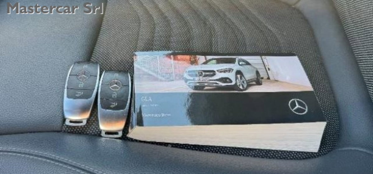 Mercedes-Benz GLA SUV 250 e phev Business Extra auto (12)